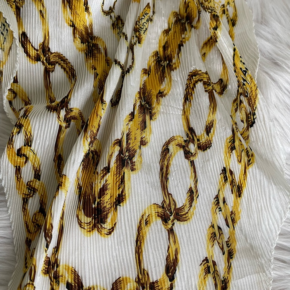 Chanel 31 Rue Cambon Silk Scarf. - Picture 6 of 16